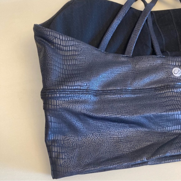 NWT crz yoga long line sports bra size large faux leather lizard - Picture 8 of 11